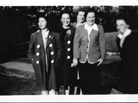 Mom young woman w:others.jpg